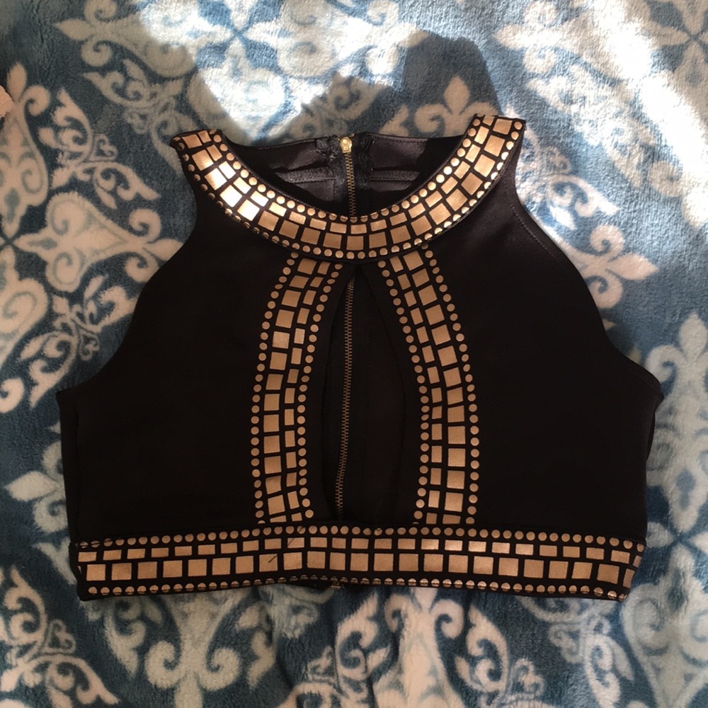 Metallic gold black crop top medium